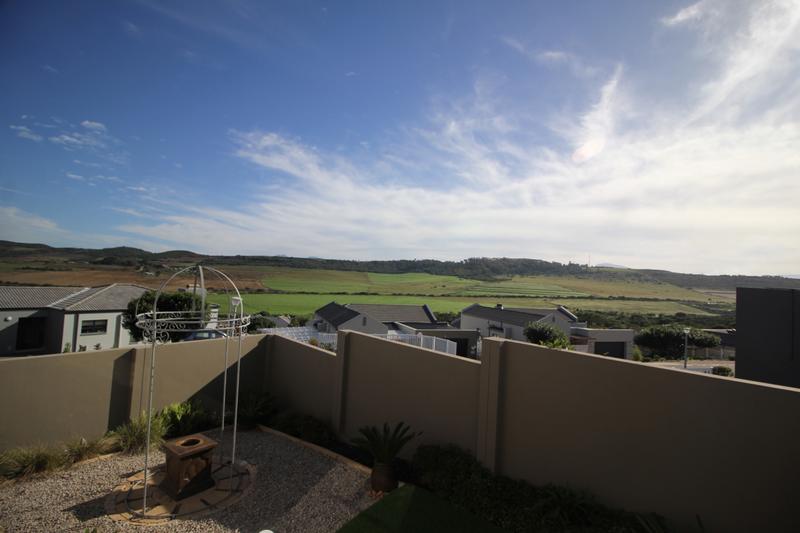 3 Bedroom Property for Sale in Reebok Western Cape